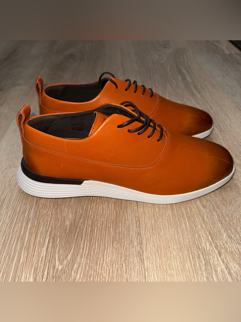 Wolf & Shepherd Men’s Crossover Derby Dress Shoes | Size: 7 | Cognac Brown